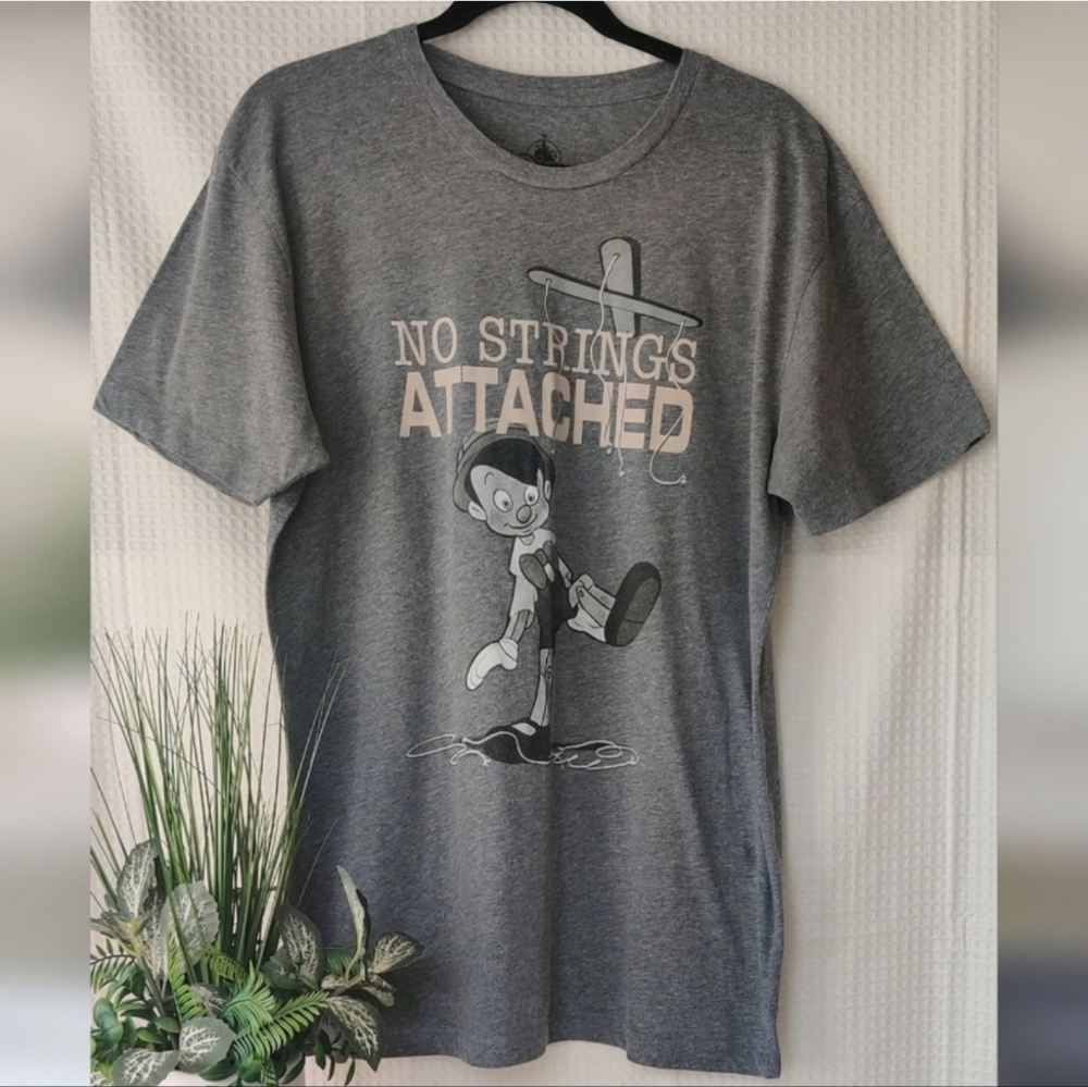 Disney Men's Gray Pinocchio T-shirt No Strings Attached Size Large